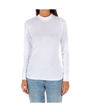 Kisses&Love lange mouwen T-shirt. Onderkleding of bovenkleding, jij kiest.

 Ontdek het ultieme comfort met onze premium basic t-shirt, ontworpen om perfect te passen bij verschillende lichaams types. Gemaakt van zachte, rekbare en ademende stof, voelt het licht aan op de huid, ideaal voor dagelijks gebruik. De flatterende pasvorm maakt het een must-have in elke garderobe.

 Belangrijkste kenmerken:
 - Gemaakt van duurzame katoen en polyester.
 - Lange mouwen.
 - Half hoge nek, met ribbelafwerking.
 - Aanpasbaar en comfortabel.

 Ons dames T-shirt met lange mouwen is perfect om alleen te dragen of als laagje. Het past eenvoudig bij elke outfit, van casual looks tot als laag onder jassen op koudere dagen.

 Ontworpen om bij elk lichaamstype te passen, zijn onze T-shirts beschikbaar in maten van XS tot XXL, wat zorgt voor een comfortabele en flatterende pasvorm voor iedereen. De rekbare, ademende stof past zonder te beperken, wat vrijheid van beweging en maximaal comfort biedt bij elke gelegenheid.

 Kies voor stijl, kwaliteit en comfort met Kisses&Love en verwenn jezelf!

 Maat equivalentie: 40=XS / 44=S / 48=M / 52=L / 56=XL / 60=XXL
 Samenstelling: 50% Katoen, 50% Polyester
 Onderhoud:
- Wassen op maximale temperatuur. 40º.
 - Geen bleekmiddel gebruiken.
 - Geen droger gebruiken.
 - Strijken op maximale temperatuur 110º.
 - Niet chemisch reinigen.