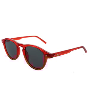 Si te gusta llevar lo último en moda y los accesorios son vitales para tu imagen general, no te pierdas las gafas de sol unisex Kodak CF90006.

Forma y diseño:
- Gafas de sol Kodak con una forma redonda clásica.

Material del armazón:
- El armazón de estas gafas está hecho de policarbonato, un material conocido por su resistencia al impacto y ligereza.

Patillas:
- Las patillas también están fabricadas en policarbonato, coincidiendo con el material del armazón.

Detalles de la marca:
- Marca Kodak en las patillas.

Lentes:
- Polarizadas: Sí.
- Progresivas: Sí, compatibles con lentes progresivas.
- Graduación: Sí, adaptables a tus necesidades visuales.
- Protección UV400 al 100%.

El color de las lentes de las gafas puede variar ligeramente con respecto a las imágenes debido a efectos de iluminación o ajustes en el acabado del material, pero siempre mantendrán su estilo y calidad.
Medidas: Altura de lente: 41 mm. Ancho de lente: 47 mm. Puente: 21 mm. Patillas: 145 mm.
Composición: Policarbonato
Cuidado:
Utiliza un paño de microfibra para limpiar las lentes y evitar rayones.
