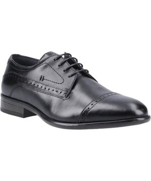 Introducing the RALPH, toe-cap Oxford style, crafted from Italian leather and finished to give a rich colour leather. Elevate your formal style with a closed oxford lace-up closure. The Ortholite® insole and padded collar and tongue ensure comfort.