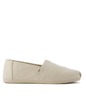 Textile upper  canvas footbed  TOMS signature CloudBound soles for extra comfort  breathability and traction removable and hand washable. OrthoLite Eco LT hybrid insole for lightweight cushioning  made with plant-derived and recycled materials. Elastic gore for easy fit
