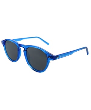 If you like to wear the latest in fashion and accessories are vital for your overall image, don't miss out on the Kodak CF90006 Unisex Sunglasses.

 Shape and design:
 - Kodak sunglasses with a classic round shape.

 Frame Material:
 - The frame of these sunglasses is made of polycarbonate, a material known for its impact resistance and lightness.

 Sideburns:
 - The temples are also made of polycarbonate, matching the frame material.

 Brand details:
 - Kodak branding on temples.

 Glasses:
 - Polarized: Yes.
 - Progression: Yes, compatible with progressive lenses.
 - Graduation: Yes, adaptable to your visual needs.
 - 100% UV400 protection.

 The color of the sunglasses lenses may vary slightly from the images due to lighting effects or adjustments in the material finish, but they will always retain their style and quality!
 Measures: Lens height: 41 mm. Lens width: 47 mm. Bridge: 21 mm. Temples: 145 mm.
 Composition: Polycarbonate
 Care:
Use a microfiber cloth to clean the lenses and avoid scratches.