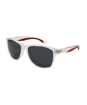 Estas gafas de sol hombre Kodak combinan un diseño deportivo y moderno con detalles vibrantes que las hacen destacar.

Forma y diseño:
- Gafas de sol Kodak con forma cuadrada curva.

Material de la montura:
- La montura de estas gafas de sol deportivas está fabricada en policarbonato, un material conocido por su resistencia a los impactos y ligereza.

Patillas metálicas:
- Las patillas también están elaboradas de policarbonato, a juego con el material de la montura.

Detalles de la marca:
- Grabado de la marca Kodak en las patillas.

Lentes:
- Polarizadas: Sí.
- Progresión: Sí, compatibles con lentes progresivos.
- Graduación: Sí, adaptables a tus necesidades visuales.
- 100% protección UV400.

El color de las lentes de las gafas de sol puede variar ligeramente con respecto a las imágenes debido a efectos de iluminación o ajustes en el acabado del material, ¡pero siempre conservarán su estilo y calidad!
 Medidas: Alto lente: 42 mm. Ancho lente: 54 mm. Puente: 17 mm. Patillas: 140 mm.
 Composición: Policarbonato
 Cuidados:
Usar un paño de microfibra para limpiar las lentes y evitar rayaduras.