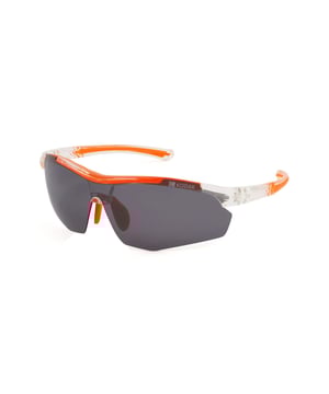 These Kodak men's sunglasses combine a sporty and modern design with vibrant details that make them stand out.

 Shape and design:
 - Kodak sunglasses with a sporty wraparound design, angular half-frame lenses, and ergonomic frame with a raised nose bridge

 Frame Material:
 - Made of TR90 Nylon, an ultra-light, flexible and resistant material, these sunglasses guarantee comfort all day long.

 Sideburns:
 - The temples are also made of TR90, matching the frame material.

 Brand details:
 - Kodak branding on temples.

 Glasses:
 - Polarized: Yes.
 - Progression: Not allowed.
 - Graduation: Not allowed.
 - 100% UV400 protection.

 The color of the sunglasses lenses may vary slightly from the images due to lighting effects or adjustments in the material finish, but they will always retain their style and quality!
 Measures: Lens height: 139 mm. Lens width: 63 mm. Bridge: 15 mm. Temples: 125 mm.
 Composition: Nylon TR90
 Care:
Use a microfiber cloth to clean the lenses and avoid scratches.
