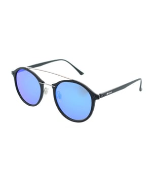 Als je graag de nieuwste mode draagt en accessoires essentieel zijn voor je algehele uitstraling, mis dan de Kodak CF90024 Unisex Zonnebril niet. 

Vorm en ontwerp:
- Kodak zonnebril met een klassieke ronde vorm.
- Dubbele metalen neusbrug.

Frame materiaal:
- Gemaakt van TR90 Nylon, een ultralicht, flexibel en slijtvast materiaal, deze zonnebril garandeert de hele dag comfort.

Zijstukken:
- De tempels zijn ook gemaakt van TR90, wat overeenkomt met het framemateriaal.

Merkdetails:
- Kodak branding op de tempels.

Glazen:
- Gepolariseerd: Ja.
- Progressief: Ja, compatibel met progessieve lenzen.
- Graduatie: Ja, aanpasbaar aan jouw visuele behoeften.
- 100% UV400 bescherming.

De kleur van de zonnebril lenzen kan iets afwijken van de afbeeldingen door lichteffecten of aanpassingen in de afwerking van het materiaal, maar ze behouden altijd hun stijl en kwaliteit!
Afmetingen: Lenshoogte: 45 mm. Lensbreedte: 49 mm. Neusbrug: 22 mm. Tempels: 140 mm. 
Samenstelling: Nylon TR90
Onderhoud:
Gebruik een microvezeldoek om de lenzen schoon te maken en krassen te voorkomen.