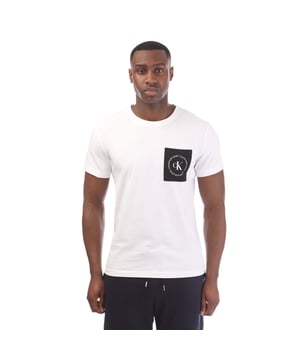 Mens Calvin Klein Round Logo Pocket T-Shirt in white.- Round neck.- Short sleeves.- Chest pocket with round logo.- Regular fit.- 100% Cotton.- Ref: J30J314761YAF