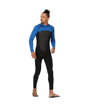 Lightweight, comfortable and grippy - our Full Wetsuit is perfect for catching waves. Featuring a neoprene and polyester fabric, the men's wetsuit is lightweight, flexible and comfortable. It's quick-drying too to help with packing away after a surf or paddle. The grippy chest overlay helps improve your control on the board and the full sleeves and long-length trousers provide protection. The adjustable neck creates a personalised fit. Team with aqua shoes.