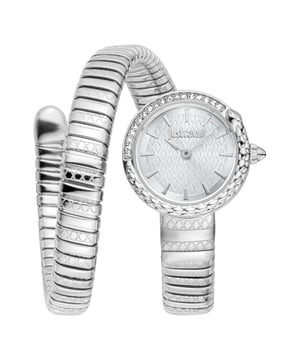 Deze Just Cavalli-horloge heeft een opvallend slangachtig ontwerp met een gestructureerde wikkelband, gemaakt van roestvrij staal. Dit tijdpiece beschikt over een kristallen vaste bezel, staafuurmarkeringen en een zilverkleurige wijzerplaat. Quartz beweging, Kristallen vaste bezel, Mineraalglas, Vaste kroon, Zilveren wijzerplaat, Staafuurmarkeringen, Roestvrijstalen kast en band, Wikkelband, Geïmporteerd. FUNCTIES Waterbestendig tot 3 ATM Modelnummer: JC1L301M0085 MAAT Rond kast: ongeveer 22 mm (0,86') Band: ongeveer 8 mm (0,31')