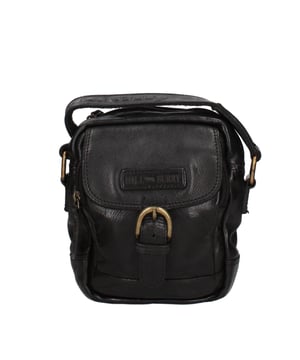 Bolso bandolera para hombre. El cierre es con cremallera. Los bolsillos internos son uno con cremallera. Los bolsillos externos son uno delantero con cremallera y otro trasero con cremallera. La bandolera es ajustable en piel. Falta el mango. Hay un compartimento interno. El material exterior es auténtica piel de becerro engrasada. Internamente está forrado en tejido 70% algodón - 30% poliéster. Medidas: 17x22x7 cm. Producto de moda