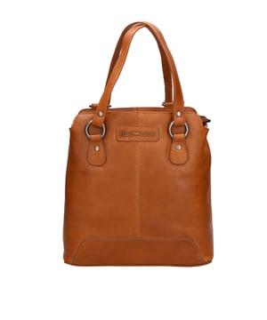 Bolso bandolera convertible en mochila de hombre. El cierre es con cremallera. Los bolsillos internos son dos con cremallera y dos abiertos. Los bolsillos externos son uno en la espalda con cremallera. La bandolera es ajustable en piel. El mango es de piel. Hay dos compartimentos internos. El material exterior es auténtica piel de becerro engrasada. Internamente está forrado en tejido 70% algodón - 30% poliéster. Medidas: 19x27x11 cm. Producto de moda