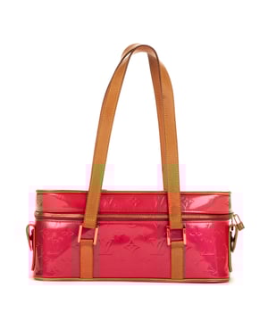 Louis Vuitton Bolsas Sullivan  Bolso bandolera en Rosa Piel de becerro y Latón dorado hardware. El producto está en en Perfectas Condiciones (AA).
  Dimensiones: 31x14x11 cm 
  Accesorios incluidos: NONE
    
  BrandCo Paris encuentra artículos raros y en las mejores condiciones a precios increíbles. ¡Vale la pena tener paciencia! Compra con confianza: todos los artículos de BrandCo Paris son seleccionados y autenticados cuidadosamente por nuestro equipo de expertos.
  Todos los artículos vienen con un certificado de autenticidad y un embalaje entregado por BrandCo Paris.
  Tabla de clasificación de la condición del artículo
  N (como nuevo)
  AA (perfecto estado)
  A (excelente estado)
  AB (muy buen estado)
  B (bueno/regular)