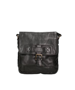 Bolso bandolera para hombre. El cierre es con botón magnético. Hay dos bolsillos internos con cremalleras. Los bolsillos externos son uno delantero con cremallera y otro trasero con cremallera. La bandolera es ajustable en piel. Falta el mango. Hay dos compartimentos internos. El material exterior es auténtica piel de becerro engrasada. Internamente está forrado en tejido 70% algodón - 30% poliéster. Medidas: 26x31x8 cm. Producto de moda