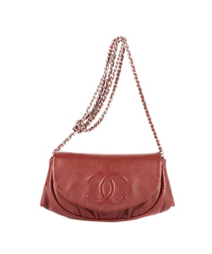 Chanel Bolsas Timeless Crossbody Wallet on Chain  Bolso bandolera en Borgoña Piel de becerro y Plata hardware. El producto está en en Perfectas Condiciones (AA).
  Dimensiones: 23x13x3 cm 
  Accesorios incluidos: "Sticker, Dustbag"
    
  BrandCo Paris encuentra artículos raros y en las mejores condiciones a precios increíbles. ¡Vale la pena tener paciencia! Compra con confianza: todos los artículos de BrandCo Paris son seleccionados y autenticados cuidadosamente por nuestro equipo de expertos.
  Todos los artículos vienen con un certificado de autenticidad y un embalaje entregado por BrandCo Paris.
  Tabla de clasificación de la condición del artículo
  N (como nuevo)
  AA (perfecto estado)
  A (excelente estado)
  AB (muy buen estado)
  B (bueno/regular)