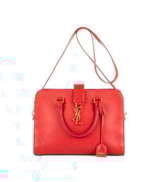 Yves Saint Laurent Bolsas Classic Cabas  Bolso en Rojo Piel de becerro y Oro hardware. El producto está en en Perfectas Condiciones (AA).
  Dimensiones: 30x21x11 cm 
  Accesorios incluidos: "Strap, Key ring in Clochette, Dustbag"
    
  BrandCo Paris encuentra artículos raros y en las mejores condiciones a precios increíbles. ¡Vale la pena tener paciencia! Compra con confianza: todos los artículos de BrandCo Paris son seleccionados y autenticados cuidadosamente por nuestro equipo de expertos.
  Todos los artículos vienen con un certificado de autenticidad y un embalaje entregado por BrandCo Paris.
  Tabla de clasificación de la condición del artículo
  N (como nuevo)
  AA (perfecto estado)
  A (excelente estado)
  AB (muy buen estado)
  B (bueno/regular)