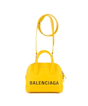 Balenciaga Taschen Mini Ville  Handtasche und Mini Ville Kalbsleder und Silber hardware. Das Produkt ist auf In Uitstekende Staat (A).
  Abmessungen: 18x14x8 cm 
  Zubehör inklusive: None
  
  BrandCo Paris hat seltene Artikel und die besten Konditionen zu unglaublichen Preisen vorgestellt. ¡Vale la pena tener paciencia! Kaufen Sie mit Vertrauen: Alle Artikel von BrandCo Paris sind von unserem Expertenteam ausgewählt und authentisch.
  Alle Artikel enthalten ein Echtheitszertifikat und wurden von BrandCo Paris übernommen.
  Tabelle zur Klassifizierung des Artikelzustands
  N (wie neu)
  AA (perfekter Zustand)
  A (ausgezeichneter Zustand)
  AB (sehr guter Zustand)
  B (gut/mittelmäßig)