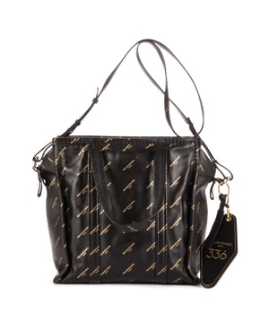 Balenciaga Bolsas Bazar Tote  Bolso bandolera en Negro Piel de becerro y Plata hardware. El producto está en en Perfectas Condiciones (AA).
  Dimensiones: 28x28x15 cm 
  Accesorios incluidos: Strap, Balenciaga Paris 336 Bag Charm
    
  BrandCo Paris encuentra artículos raros y en las mejores condiciones a precios increíbles. ¡Vale la pena tener paciencia! Compra con confianza: todos los artículos de BrandCo Paris son seleccionados y autenticados cuidadosamente por nuestro equipo de expertos.
  Todos los artículos vienen con un certificado de autenticidad y un embalaje entregado por BrandCo Paris.
  Tabla de clasificación de la condición del artículo
  N (como nuevo)
  AA (perfecto estado)
  A (excelente estado)
  AB (muy buen estado)
  B (bueno/regular)