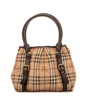 Burberry Bolsas Northfield Satchel  Bolso bandolera en Beige Lona recubierta y Oro hardware. El producto está en en Excelentes Condiciones (A).
  Dimensiones: 30x25x11 cm 
  Accesorios incluidos: NONE
    
  BrandCo Paris encuentra artículos raros y en las mejores condiciones a precios increíbles. ¡Vale la pena tener paciencia! Compra con confianza: todos los artículos de BrandCo Paris son seleccionados y autenticados cuidadosamente por nuestro equipo de expertos.
  Todos los artículos vienen con un certificado de autenticidad y un embalaje entregado por BrandCo Paris.
  Tabla de clasificación de la condición del artículo
  N (como nuevo)
  AA (perfecto estado)
  A (excelente estado)
  AB (muy buen estado)
  B (bueno/regular)