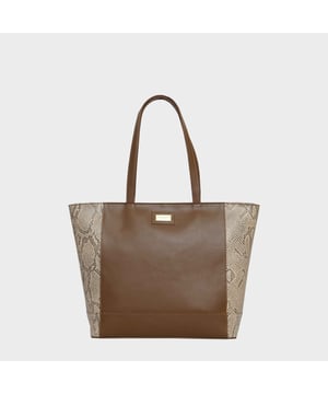 The ‘Klara’ large unlined tote bag is beautifully handcrafted with designer Animal Snake Print Leather on the sides and premium smooth leather on the front and back. It features a zip top closure for you to store your essentials safely and securely. This leather shopper is designed to ensure you don’t run out of space and have ample room for all your necessities when you’re out and about. Stand out with ‘Klara’, the perfect travel companion ideal for all occasions.
Secured zip top closure opens to a roomy unlined interior. Easily fits a 13-inch laptop. Double stitching on the handles for extra reinforcement and strength to avoid handle snapping. Reinforced base to avoid bulging when stuffed. Unlined natural leather shopper made to last a lifetime. Leather shoulder handle for easy pick up and go. Adorned with the inimitable Assots London brushed gold clean finish logo demonstrating it’s premium quality. Fittings colour: Antique Brass. Composition: Body: 100% Genuine Leather. Lining: Unlined.
DISCLAIMER : All pictures shown are for illustration purpose only. Actual product colour may vary due to different ambience lighting or the screen display settings. Size- W42.5cm x H29cm x D10.5cm.