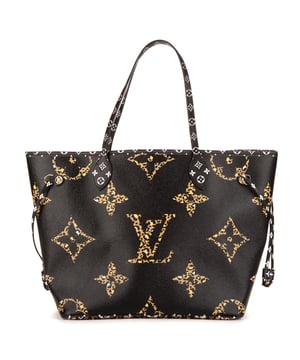 Louis Vuitton Bolsas Ltd. Ed. Jungle Neverfull MM Bolso bandolera en Marrón Lona recubierta y Latón dorado hardware. El producto está en en Perfectas Condiciones (AA).
  Dimensiones: 31x28.5x17 cm 
  Accesorios incluidos: "Dustbag, Box"
    
  BrandCo Paris encuentra artículos raros y en las mejores condiciones a precios increíbles. ¡Vale la pena tener paciencia! Compra con confianza: todos los artículos de BrandCo Paris son seleccionados y autenticados cuidadosamente por nuestro equipo de expertos.
  Todos los artículos vienen con un certificado de autenticidad y un embalaje entregado por BrandCo Paris.
  Tabla de clasificación de la condición del artículo
  N (como nuevo)
  AA (perfecto estado)
  A (excelente estado)
  AB (muy buen estado)
  B (bueno/regular)