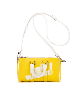 Louis Vuitton Bolsas Ltd. Ed. Virgil Abloh Keepall Bandouliere XS Bolsa de viaje en Jaune Piel de becerro y Plata hardware. El producto está en Como Nuevo (N).
  Dimensiones: 21x12x9 cm 
  Accesorios incluidos: Mirror, Dustbag
    Condición Notes: From Men's Automn-Winter 2021 Fashion Show
  BrandCo Paris encuentra artículos raros y en las mejores condiciones a precios increíbles. ¡Vale la pena tener paciencia! Compra con confianza: todos los artículos de BrandCo Paris son seleccionados y autenticados cuidadosamente por nuestro equipo de expertos.
  Todos los artículos vienen con un certificado de autenticidad y un embalaje entregado por BrandCo Paris.
  Tabla de clasificación de la condición del artículo
  N (como nuevo)
  AA (perfecto estado)
  A (excelente estado)
  AB (muy buen estado)
  B (bueno/regular)
