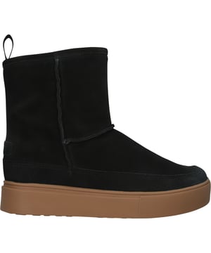Sneaker (mid) der Marke Blackstone. In der Farbe BLACK. Hergestellt aus Suede mit einem Futter aus Sheepskin. Dieser Schuh ist mit einer Cup Sohle gefertigt.
