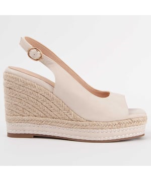 Espadrille sleehak sandalen voor dames. Binnenzool van 100% natuurlijk leer. Comfortabele pasvorm. Gemaakt door andere merken voor ons merk. Geschatte afmetingen: 9 cm hak en 3 cm plateau.