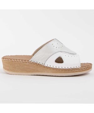 Garantía Purapiel, 10 años de garantía. Sandalia de cuña para mujer. Hecha en piel natural. Calce cómodo. Fabricado por otras marcas para nuestra marca. Medidas aproximadas: 4 cm de cuña.
