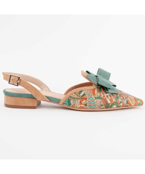 Women's casual ballerina. Insole made of 100% natural leather. Comfortable fit. Manufactured by other brands for our brand.