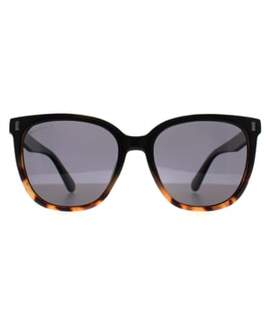 Montana Butterfly Womens Shiny Black Turtle Smoke Polarized MP190 zonnebril biedt een perfecte combinatie van stijl, comfort en bescherming voor degenen die zowel prestaties als mode eisen. Ontworpen met lenzen van hoge kwaliteit die uitstekende UV-bescherming bieden, beschermen deze zonnebrillen je ogen tegen schadelijke blootstelling aan de zon terwijl ze schitteringen verminderen voor een betere helderheid. Het lichtgewicht, robuuste montuur zorgt voor een stevige en comfortabele pasvorm, waardoor hij ideaal is voor langdurig gebruik tijdens buitenactiviteiten zoals wandelen, autorijden of sporten.