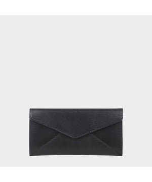 Carry your coins, cards and notes in style courtesy of this Assots London purse - garnished with intricate stitching, slip pockets and signature brand details. The 'Preston' trifold leather purse is beautifully handcrafted from vegetable tanned Italian Polished Finish natural full grain leather.
Magnetic clasp flap closure for extra security. 
Branded Assots mixed cotton lining adds a beautiful finish. Fitted with RFID lining to help protect your card data from unwanted scanning. Eight credit card slots. Two mesh ID slots. Two bank note compartments. Zip pocket at the rear for quick and easy access. Embossed with an inimitable Assots London logo on the flap. Vintage Brown. Black Pebble Grain. Fittings: Antique brass. Composition: Body: 100% Genuine Leather. Lining: Cotton.
DISCLAIMER : All pictures shown are for illustration purpose only. Actual product colour may vary due to different ambience lighting or the screen display settings. Size- W20cm x H10.5cm x D1cm.