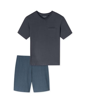 Schlafanzug Set für Herren mit optimalem Tragekomfort dank 100% weicher Baumwolle. Shirt mit V-Ausschnitt und kurze Schlafanzug-Hose.