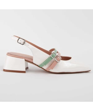 Hakken schoenen voor dames. Binnenzool van 100% natuurlijk leer. Comfortabele pasvorm. Gemaakt door andere merken voor ons merk. Geschatte afmetingen: 4 cm hak.