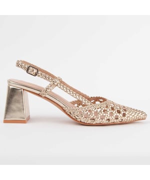 Hakken schoenen voor dames. Binnenzool van 100% natuurlijk leer. Comfortabele pasvorm. Gemaakt door andere merken voor ons merk. Geschatte afmetingen: 6 cm hak.