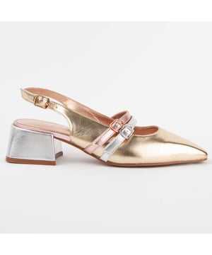 Hakken schoenen voor dames. Binnenzool van 100% natuurlijk leer. Comfortabele pasvorm. Gemaakt door andere merken voor ons merk. Geschatte afmetingen: 4 cm hak.
