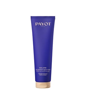La textura refrescante en forma de cubito de hielo del gel after-sun para rostro y cuerpo hidrata intensamente la piel después de una prolongada exposición al sol, la calma y prolonga el bronceado. Fórmula vegana y limpia.