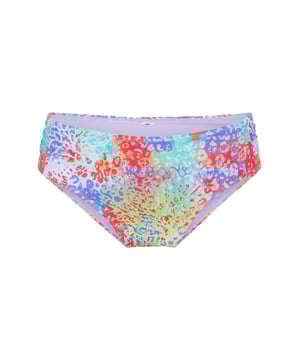 Alles over kleuren! Deze lijn kenmerkt zich door zijn kleurrijke uitstraling! De opvallende kleuren en patronen creëren een innovatieve look. De short is hoger van pasvorm, zodat je indien nodig een klein buikje kunt verbergen.