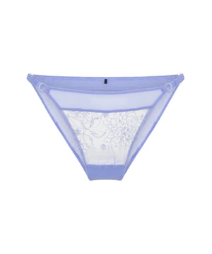 Voel je mooi in Misty Blue. De voorkant van de slips bestaat uit zowel borduursel als gaas, wat super comfortabel is. De achterkant is volledig van gaas. De slips zijn semi-transparant.
