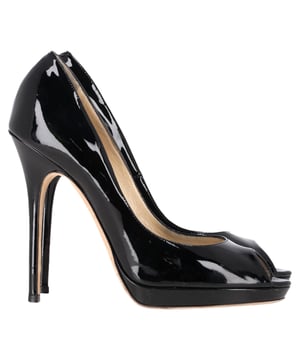 VINTAGE, RRP AS NEW
Jimmy Choo Peep-Toe High Heels in Black Patent Leather – The Perfect Blend of Elegance and Edge

The Jimmy Choo Peep-Toe High Heels in black patent leather are a luxurious addition to any wardrobe. With their sleek, high-shine finish and sophisticated peep-toe design, these heels exude timeless elegance while adding a touch of daring flair. The polished black patent leather gives them an ultra-chic appeal, while the sculpted heel offers both height and comfort. Whether you're attending a special event or enjoying a night out, these heels elevate any outfit with ease.

Jimmy Choo Peep-Toe High Heels in Black Patent Leather
Condition: Very good
Signs of wear: Lightly used but very well maintained. Minor mark at soles & creasing, light scuffing at the soles and heels., Minor markings
Packaging: None
Color: Black 
Material: Leather | patent leather
Size: EU | 38
Measurements: Heel height: 120; Insole length: 280
SKU: NAPPUGBSH460663W