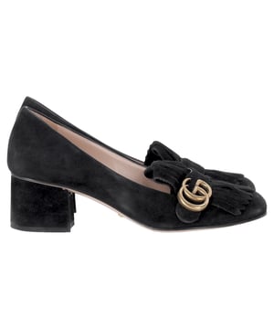 VINTAGE, RRP AS NEW
This pair of pumps by Gucci is a buy to wear and treasure. The GG Marmont pumps have been crafted from suede and styled with folded fringes with the brand's signature GG on the uppers. Square toes and a set of block heels complete the pair.


Gucci GG Marmont Fringe Pumps in Black Suede 
Condition: good
Signs of wear: Minor markings, Lightly used but very well maintained. Minor mark at soles & creasing, light scuffing at the soles and heels.
Packaging: None
Color: black
Material: Suede | suede
Size: EU | 39
Measurements: Heel height: 50; Insole length: 250
SKU: NAPPUITSH460936W