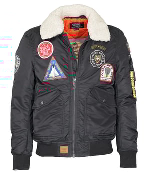 mit Kunstfellkragen  Entdecken Sie die zeitlose Eleganz der TopGun Jacken, erhältlich in faszinierenden Farbvarianten. Diese exklusiven Kleidungsstücke von TopGun vereinen klassisches Design mit moderner Raffinesse.