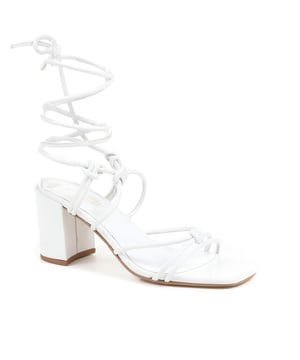 Sign off your party 'fit with extra finesse with these gladiator roped heels, with leather straps that wrap elegantly around the foot for a flattering silhouette. Finished with leather lining to offer additional comfort underfoot.