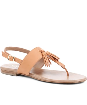 All the more reason to look forward to the summer months, bask in the sunshine in style with these Lizabeth thong sandals. Made from super soft leathers and finished with a strap at the back for comfort, whether worn with jeans or skirts, they're sure to sign your summer 'fit off in style.