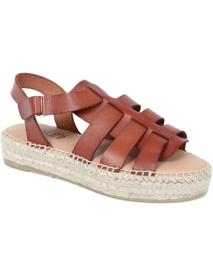 Step out with supreme summer style on your side with these Belisa flatform sandals, easily dressed up or down for dressy or casual occasions alike. Allow a multitude of quality leather straps to encase the foot, leaving enough room to be breathable and comfortable in the summer heat.