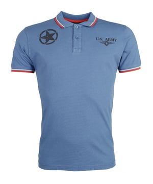 Das Shirt besitzt einen angenehmen Hemdkragen, der durch zwei Knöpfe geschlossen werden kann. Zudem ist ein schöner Top Gun Aufdruck auf der linken & rechten Brust.
