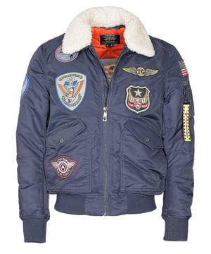 met kraag van imitatiebont Ontdek de tijdloze elegantie van TopGun jassen, verkrijgbaar in fascinerende kleurvariaties. Deze exclusieve kledingstukken van TopGun combineren klassiek design met moderne verfijning.