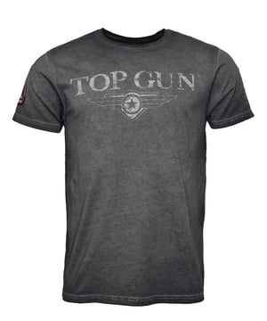 Das Shirt ist mit dem Top Gun Logo im washed Look versehen sowie zwei schönen Patches auf dem Oberärmel. Mit diesem einzigartigem Aufdruck und dem bequemen Schnitt ist dieses Shirt ein wahres "Must Have".