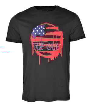 Das Shirt ist mit einem schönen Top Gun Top Gun Print bestückt. Mit diesem einzigartigem Aufdruck mit US Top Gun und dem bequemen Schnitt ist dieses Shirt ein wahres "Must Have".