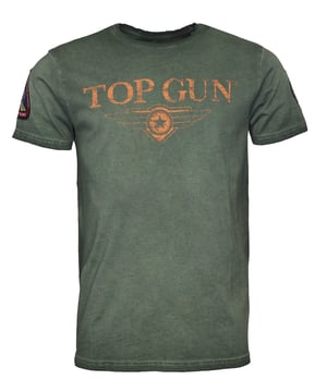 Das Shirt ist mit dem Top Gun Logo im washed Look versehen sowie zwei schönen Patches auf dem Oberärmel. Mit diesem einzigartigem Aufdruck und dem bequemen Schnitt ist dieses Shirt ein wahres "Must Have".