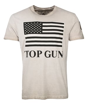 Absoluut stijlvol heren T-shirt van het merk Top Gun.  De unieke Top Gun stijl komt terug in dit hippe katoenen shirt. Met de Top Gun print en de comfortabele snit is dit shirt een absolute eyecatcher.
