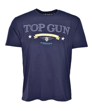 Das Shirt ist mit einem schönen Top Gun Schriftzug bedruckt. Mit dem einzigartigem Aufdruck und dem bequemen Schnitt ist dieses Shirt ein wahres "Must Have".
