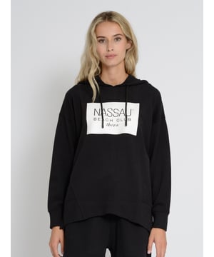 De Nassau Beach hoodie combineert comfort met een opvallend ontwerp. Met elegante letters op de voorkant is het een stijlvolle blikvanger. De verstelbare capuchon met trekkoord zorgt voor een pasvorm op maat, terwijl de zachte, ademende stof maximaal comfort biedt. Ideaal voor koele dagen en trendy vrijetijdslooks - perfect voor iedereen die kwaliteit en modern design waardeert.